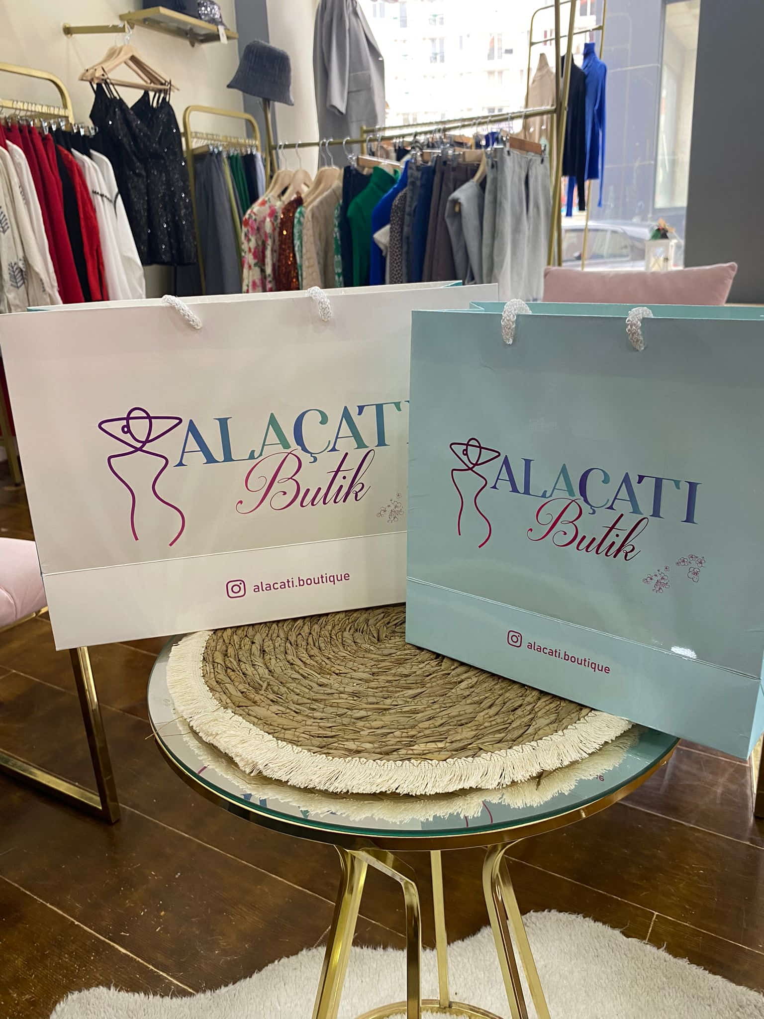 ALACATİ BOUTİQUE | BİLECİK KRAFT KARTON ÇANTA MODELİ