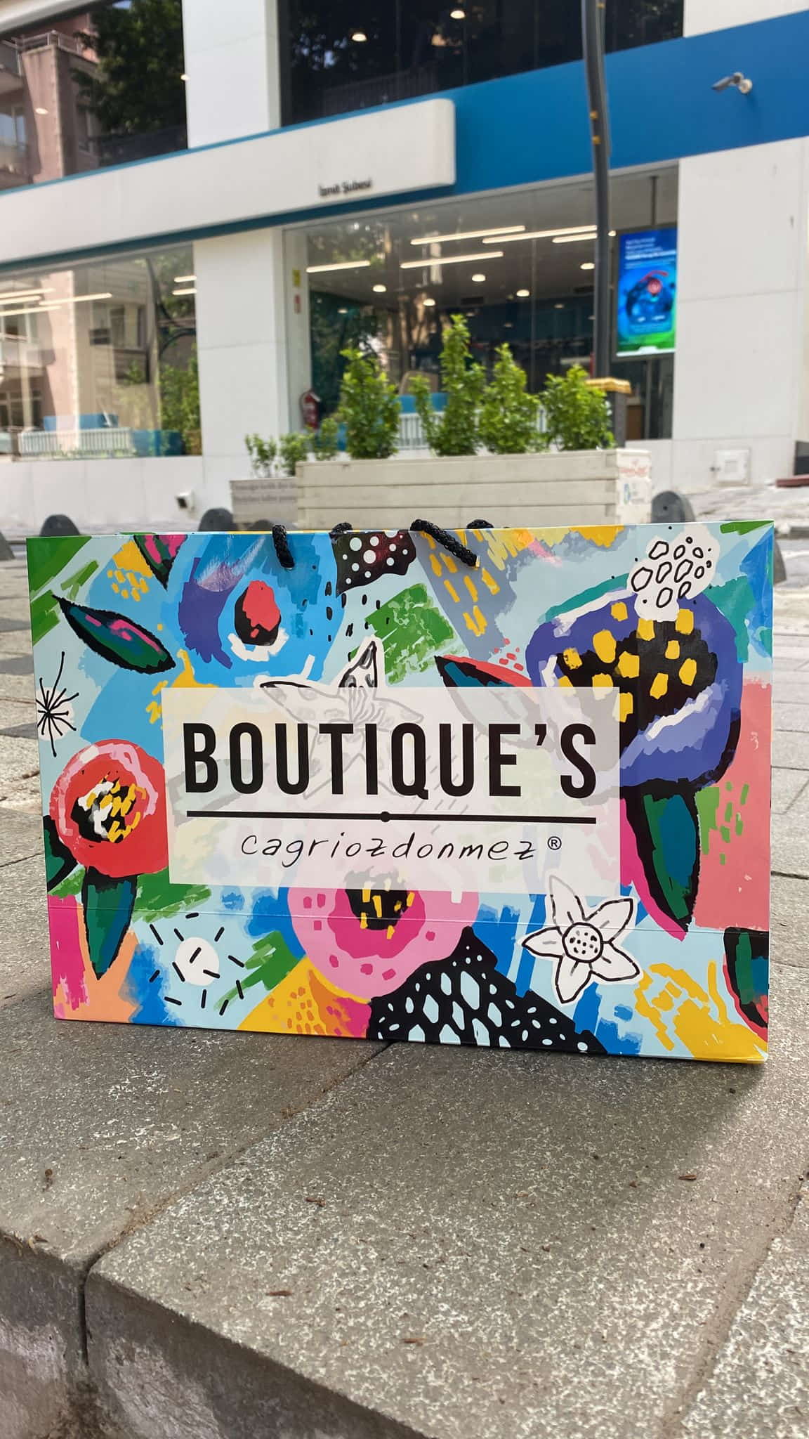 BOUTIQUE’S ÇAĞRI ÖZDÖNMEZ | KOCAELİ KRAFT KARTON ÇANTA MODELİ