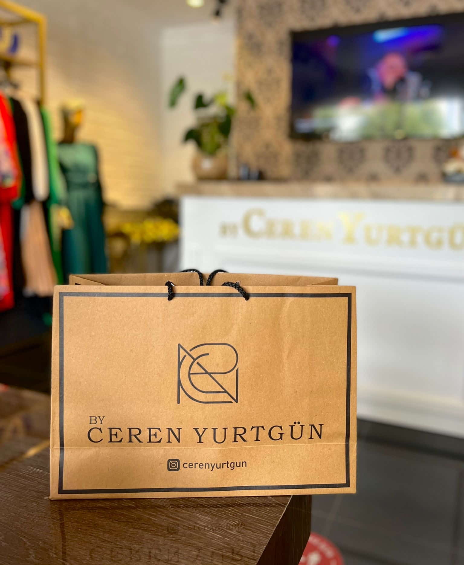 CEREN YURTGÜN | İSTANBUL KRAFT KARTON ÇANTA MODELİ