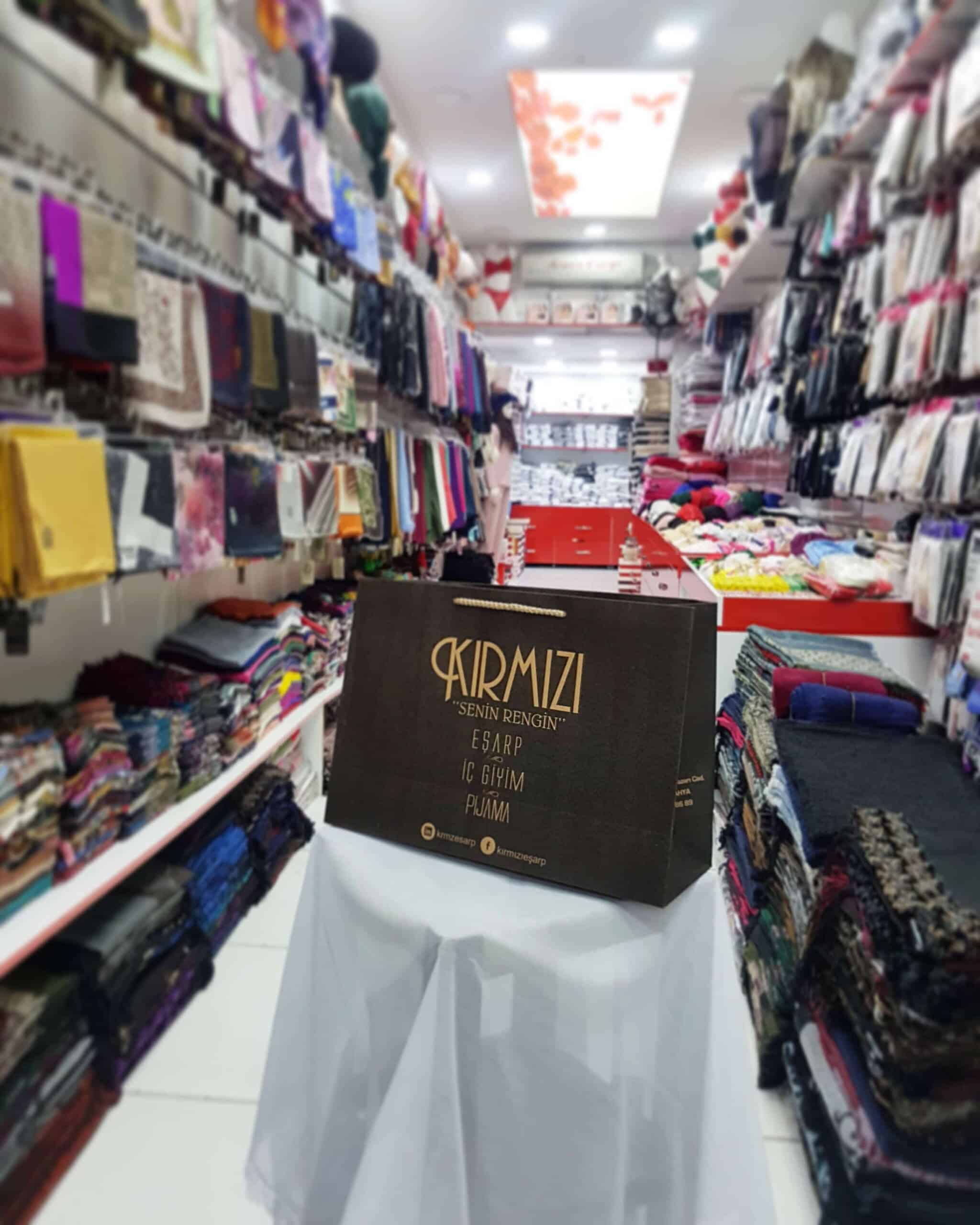 KIRMIZI EŞARP | KÜTAHYA KRAFT KARTON ÇANTA MODELİ