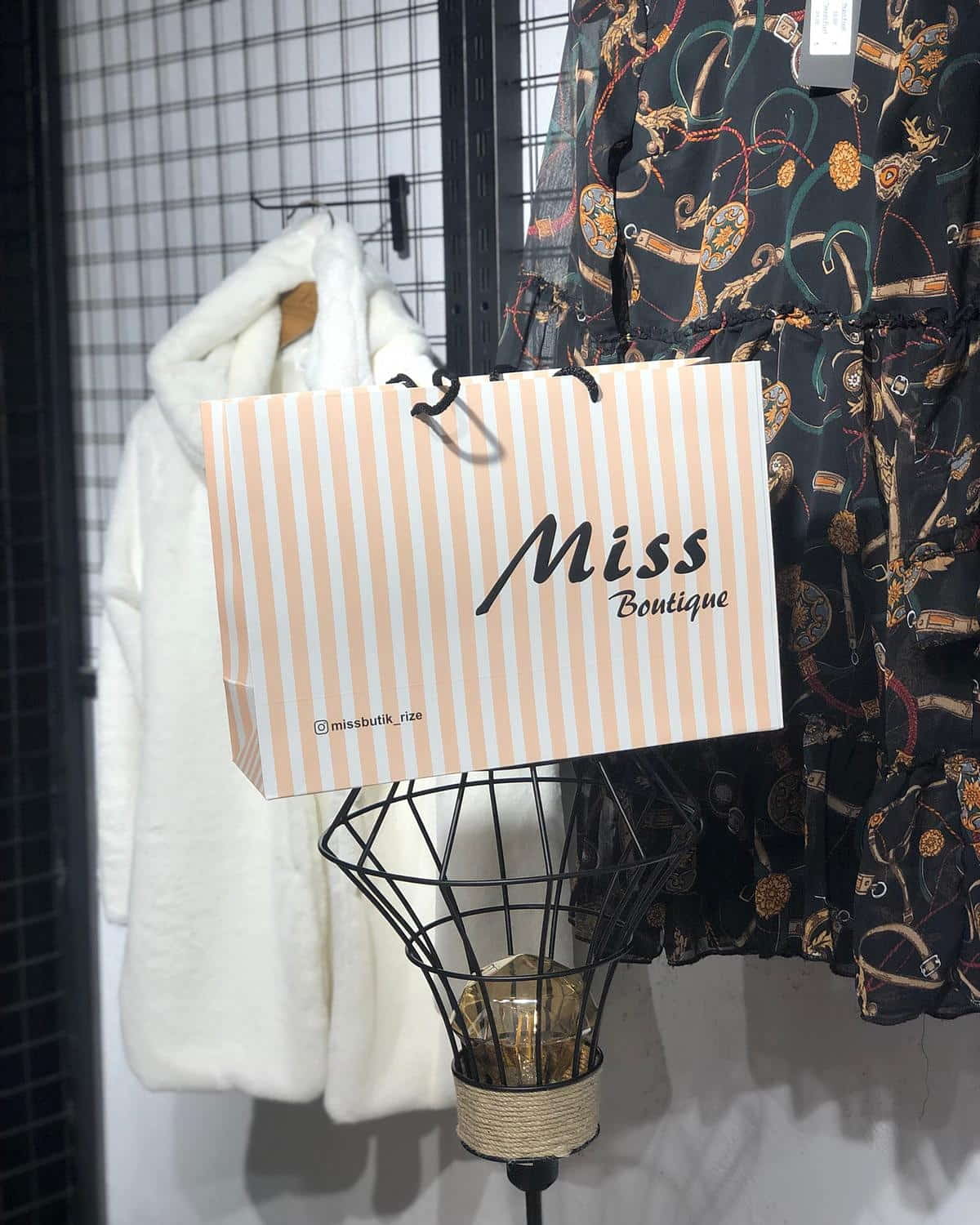 MİSS BOUTIQUE | RİZE KRAFT KARTON ÇANTA MODELİ