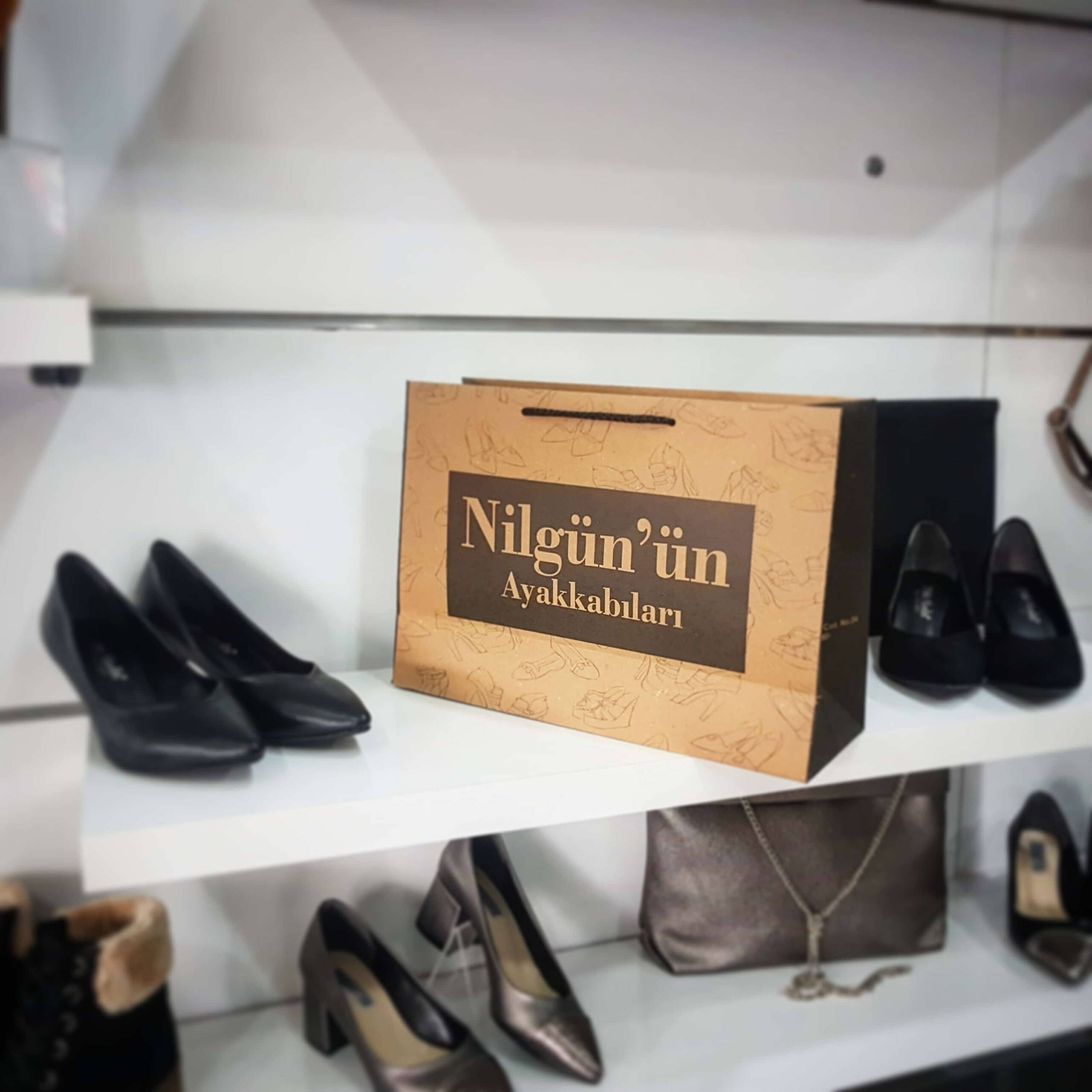 NİLGÜNÜN AYAKKABILARI | İZMİR KRAFT KARTON ÇANTA MODELİ